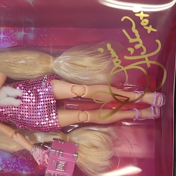 MAG Rainbow High Doll "PARIS HILTON" Fashion Doll Art Box Design Display Case - Picture 9 of 16